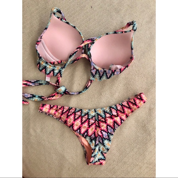 Victoria’s Secret bikini set - Picture 2 of 2